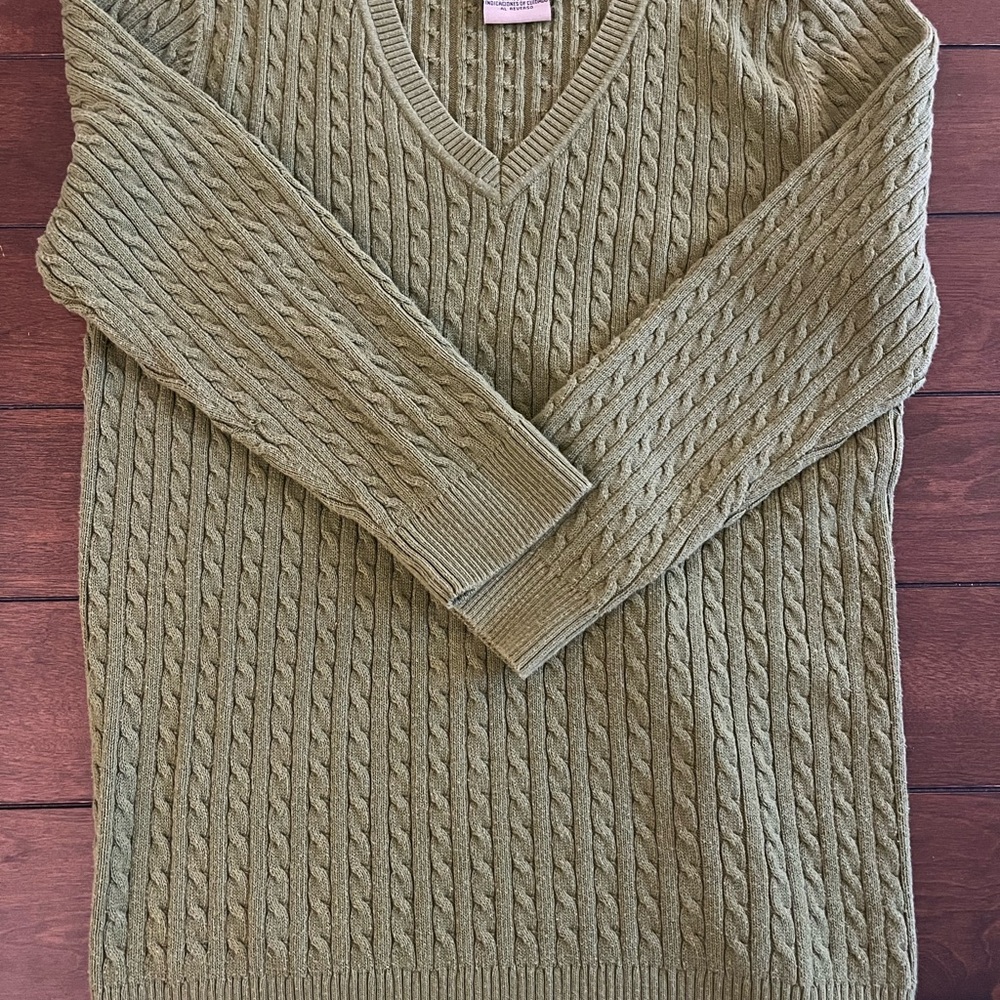 525 America Women's Olive V-Neck Sweater
